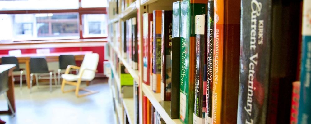 bibliotheque-medecine-veterinaire-1000x400