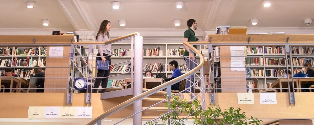 bibliotheque-philosophie-communication-1000x400